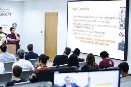 Audiência pública discutiu o novo ensino médio nesta segunda (22)