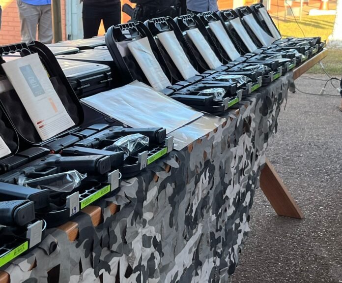 Governo de MT entrega pistolas Glock, munições e novo auditório para o 4º Comando Regional da Polícia Militar