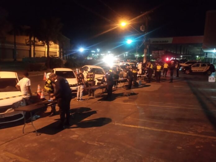 Operação Lei Seca em Cuiabá resulta na prisão de18 motoristas por embriaguez e um por crime de roubo majorado