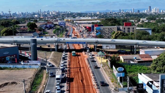 Obras Do BRT Chegam À Passagem De Nível Na FEB E Rotas Alternativas Buscam Evitar Engarrafamentos