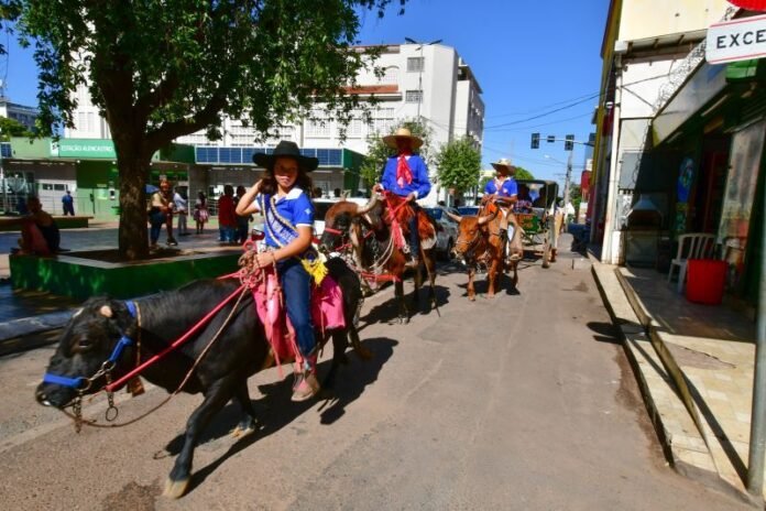 Stopa recebe mais de 160 cavaleiros em tradicional ato de abertura da Expoagro