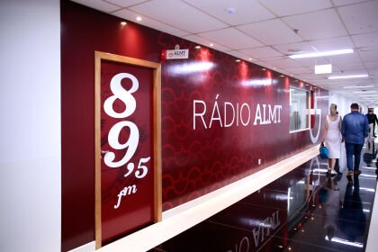 Rádio Assembleia é reinaugurada hoje (31) e inova com estúdio transparente