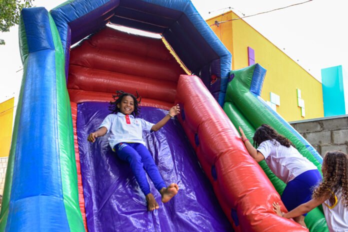 Alunos do programa SER Família Criança têm dia de diversão em Poconé