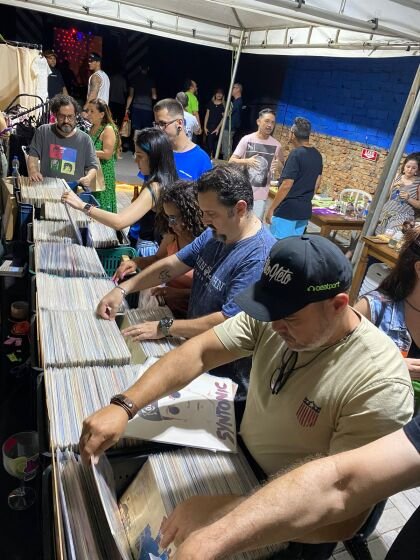 Feira do Vinil será neste sábado e terá discos, arte e gastronomia, com entrada franca