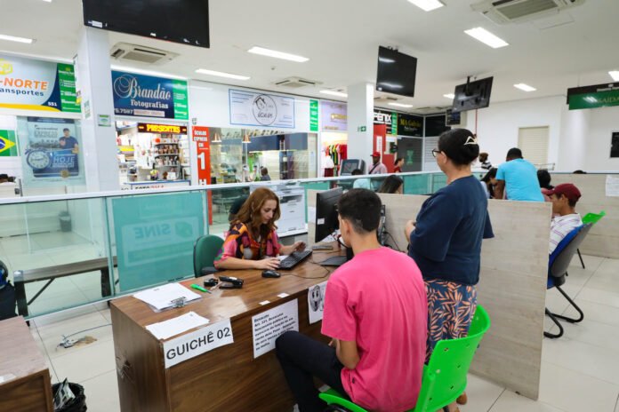 Com remunerações de até R$ 3 mil, o Sine Municipal oferece 410 oportunidades de emprego nesta quarta-feira (6)