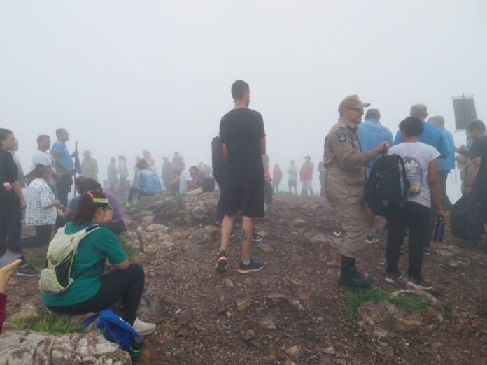 Mutirão de limpeza prepara Morro de Santo Antônio para receber visitantes na Semana Santa