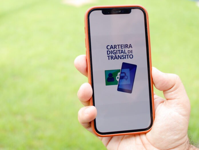 Proprietários de veículos em MT já podem indicar real infrator de forma online