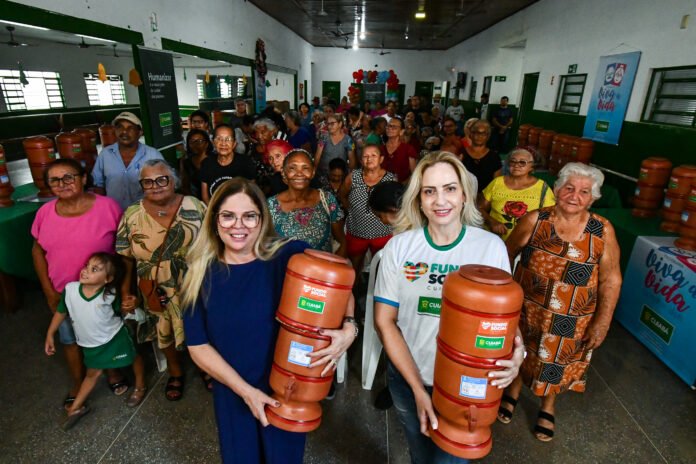 Prefeitura de Cuiabá entrega mais 100 filtros de barro para idosos no CCI Aidee Pereira