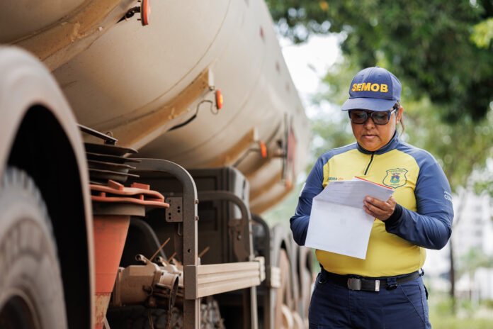 caminhao apreendido semob2