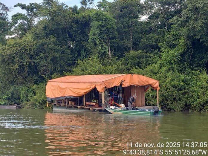 balsa de garimpo ilegal2