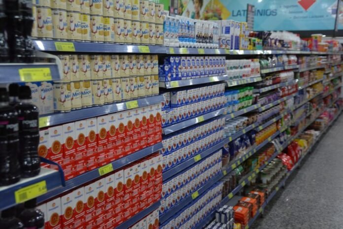 prateleira supermercado