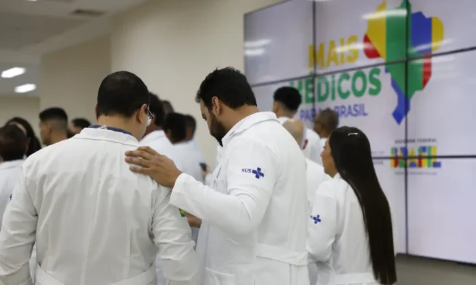 MAIS MEDICOS